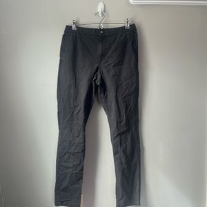 2 pairs of Old navy khaki pants size medium.